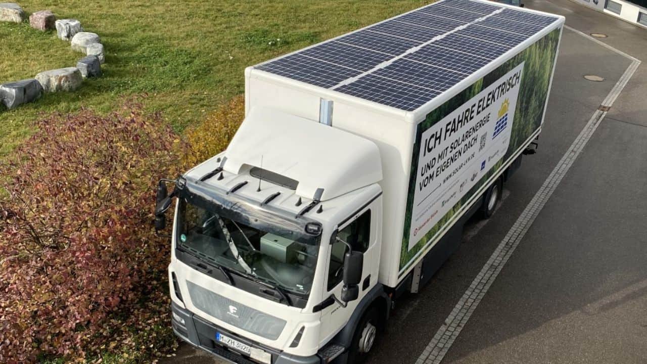 Vehicle with VIPV technology