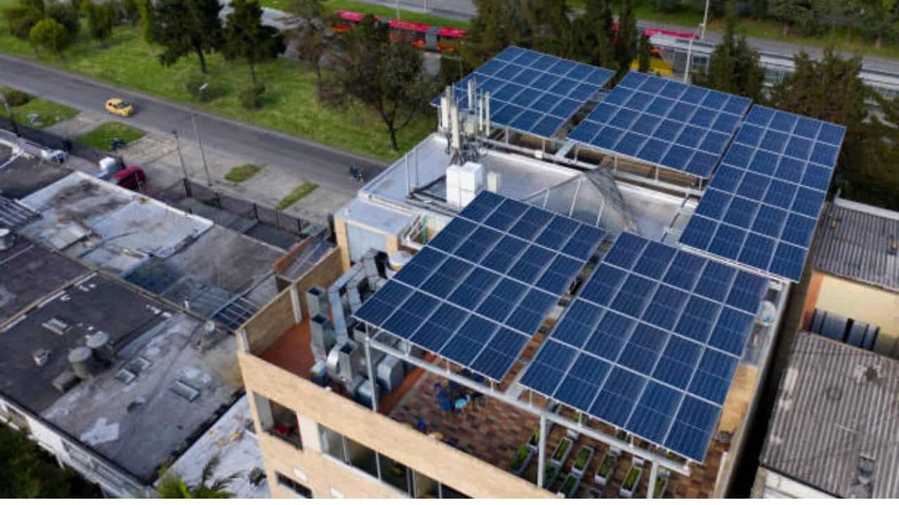 Rooftop Beauty with Solar Power
